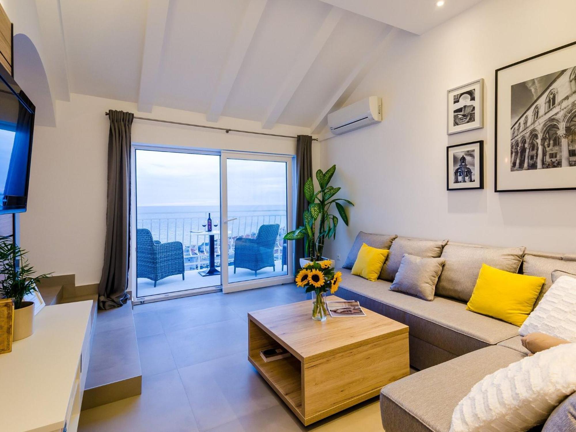 Ploce Apartments-One-Bedroom Apartment With Terrace And Sea View ดูบรอฟนิก ภายนอก รูปภาพ